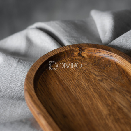 Овальная тарелка из дуба, 32×20 см от мастерской DIVIRO
